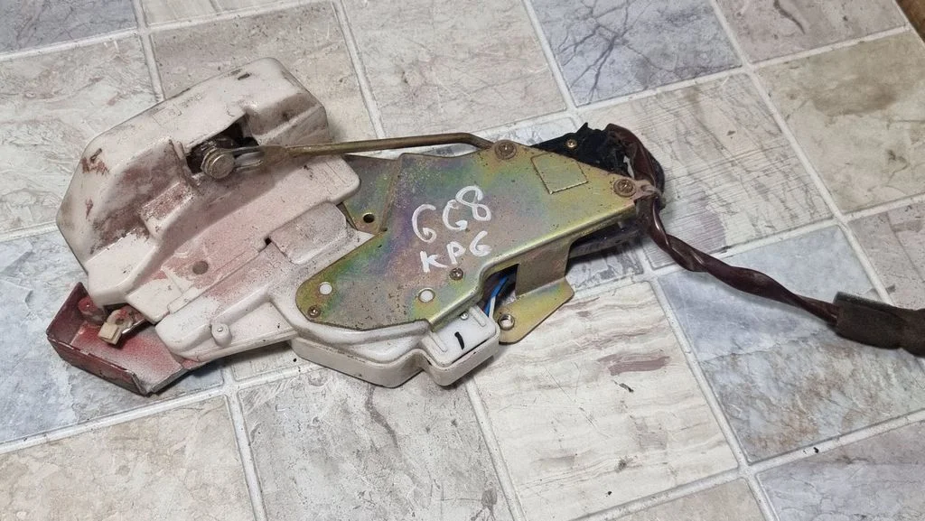 Rear door lock – rear left