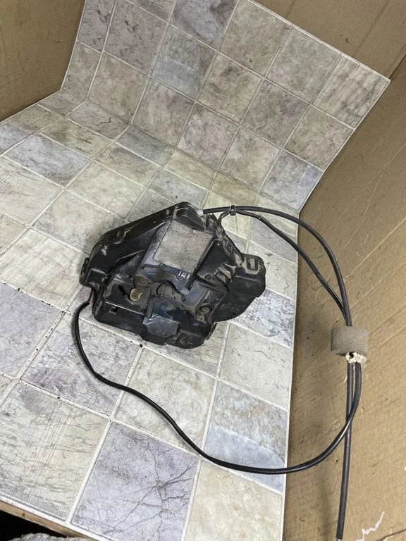 Rear door lock 2117300635