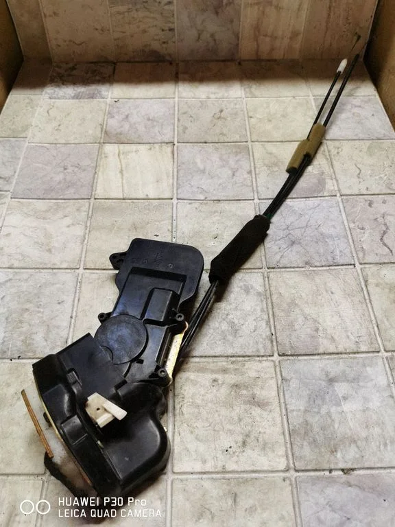 Rear door lock – Mazda 6 (2002-2008)