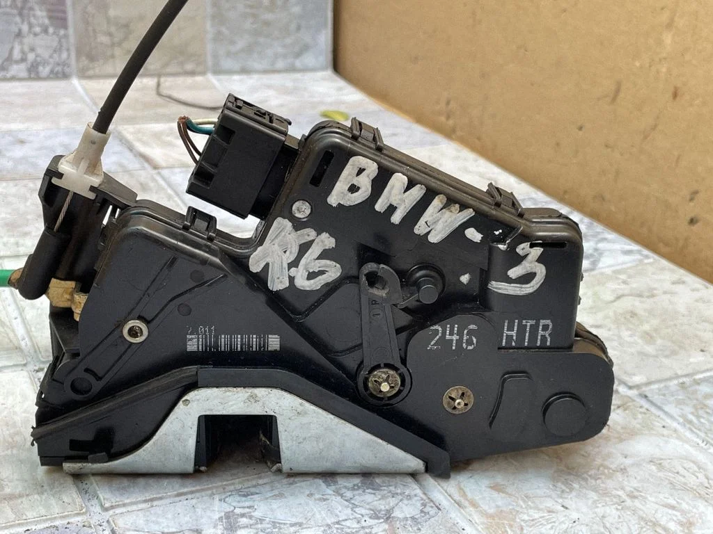 Rear door lock – rear left