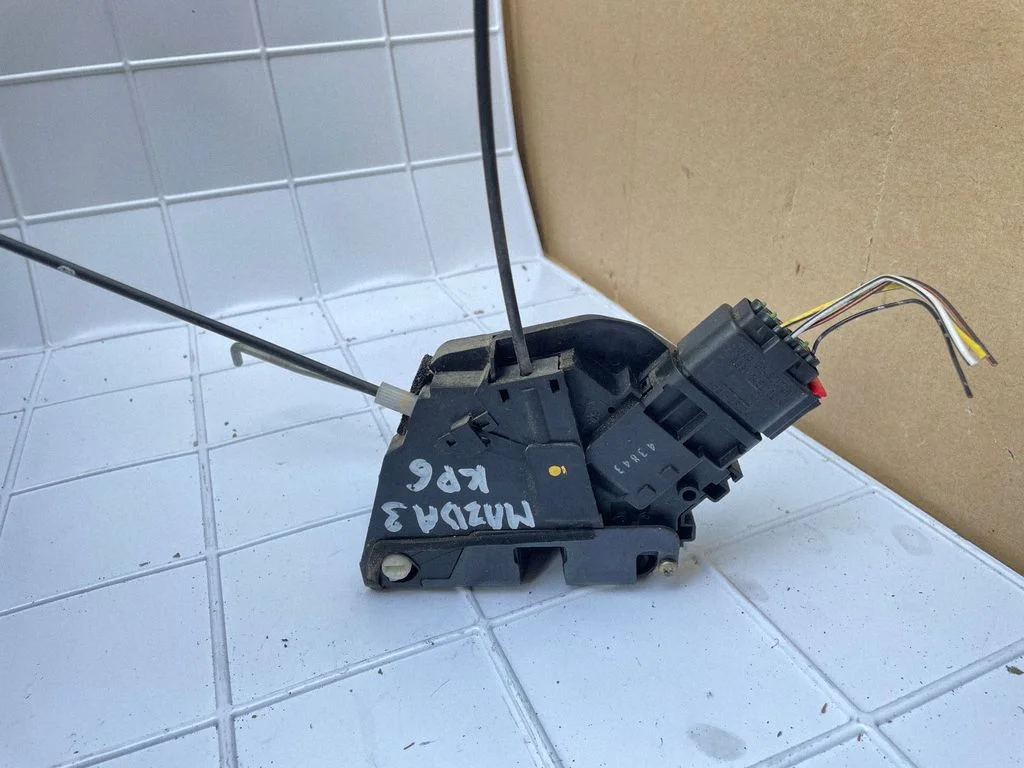 Rear door lock 3N6AA26413B