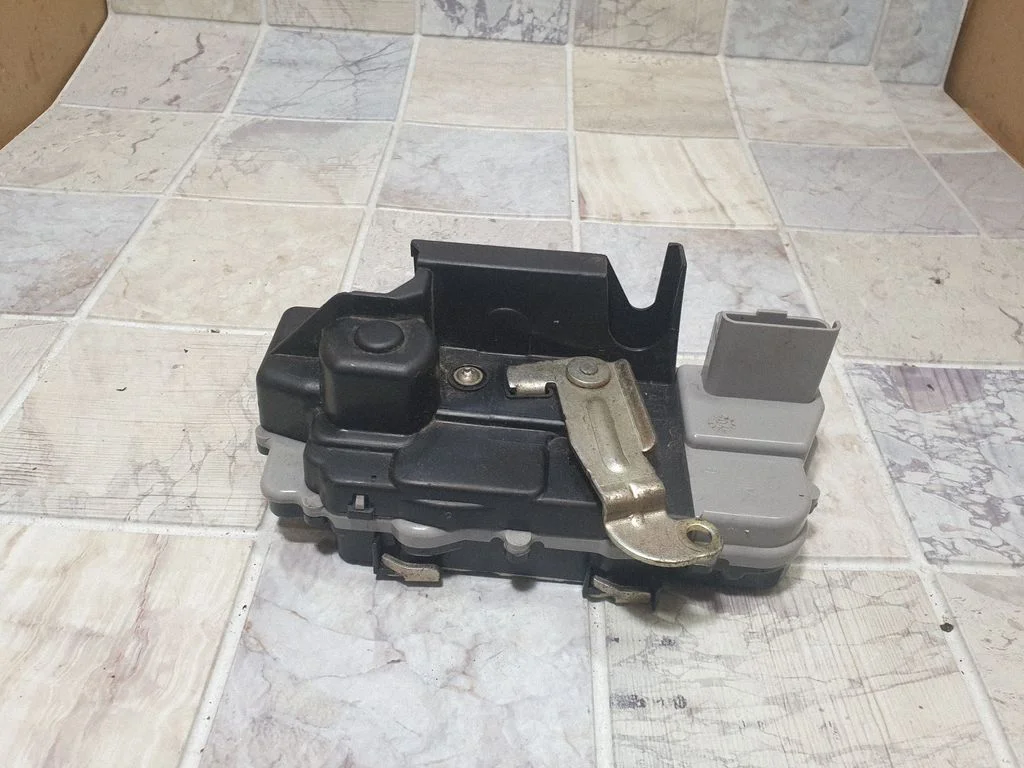 Rear door lock ARG2