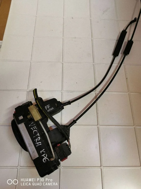 Rear door lock 24447345