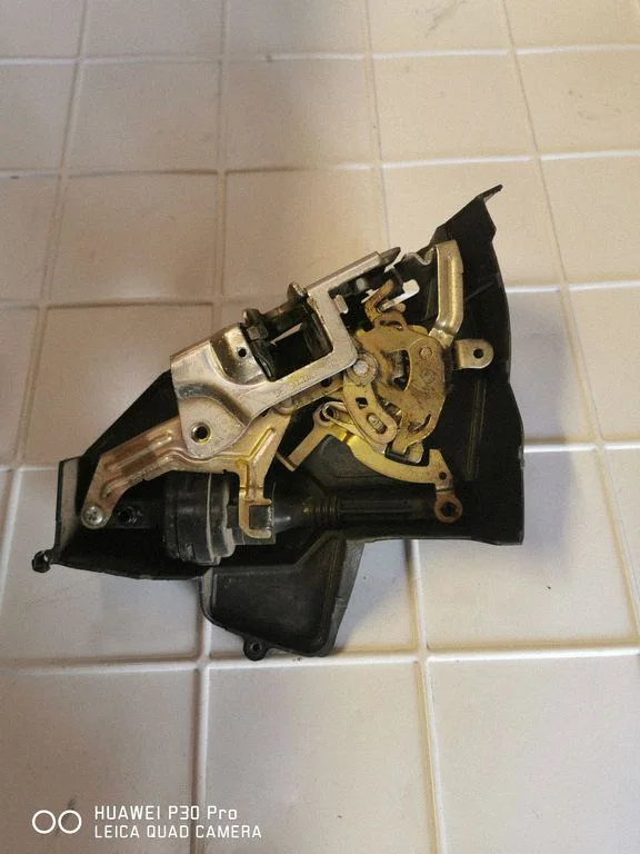 Rear door lock 2027330308