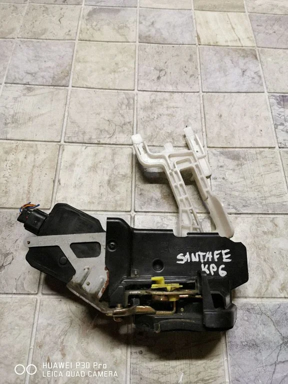 Rear door lock – rear left