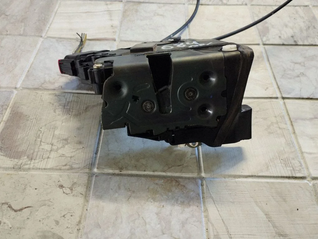 Rear door lock 3N6AA26412BP
