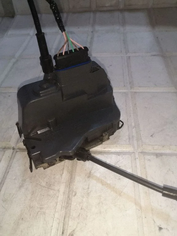 Rear door lock 017958