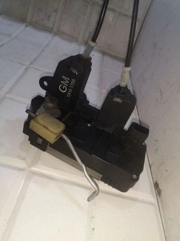 Rear door lock – Opel Vectra C (2002-2005)