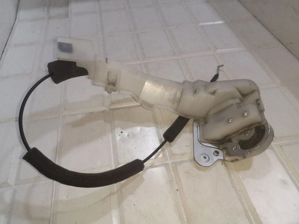 Rear door lock – Mazda 5 (2005-2010)