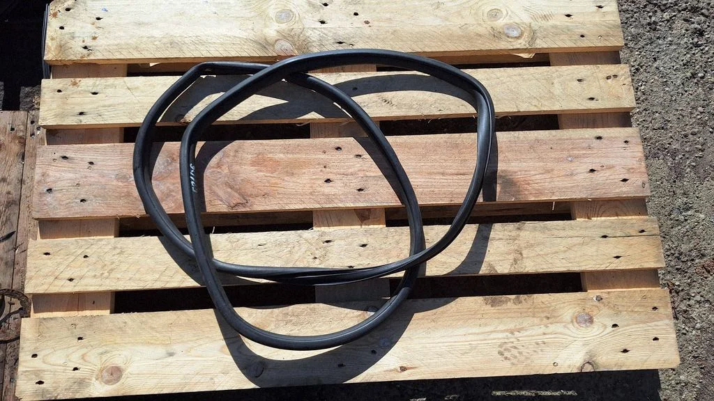 Rear door rubber seal (on body) – Toyota RAV 4 (XA30) (2006-2016)