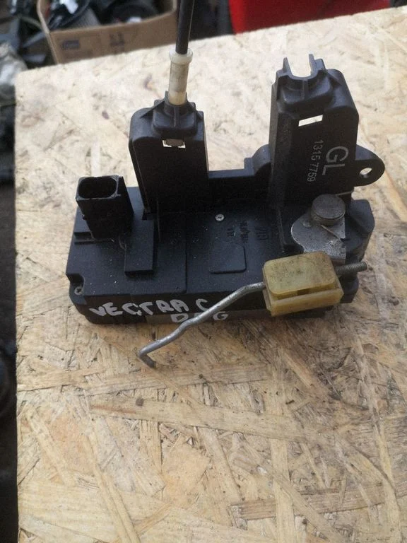 Rear door lock – Opel Vectra C (2002-2005)