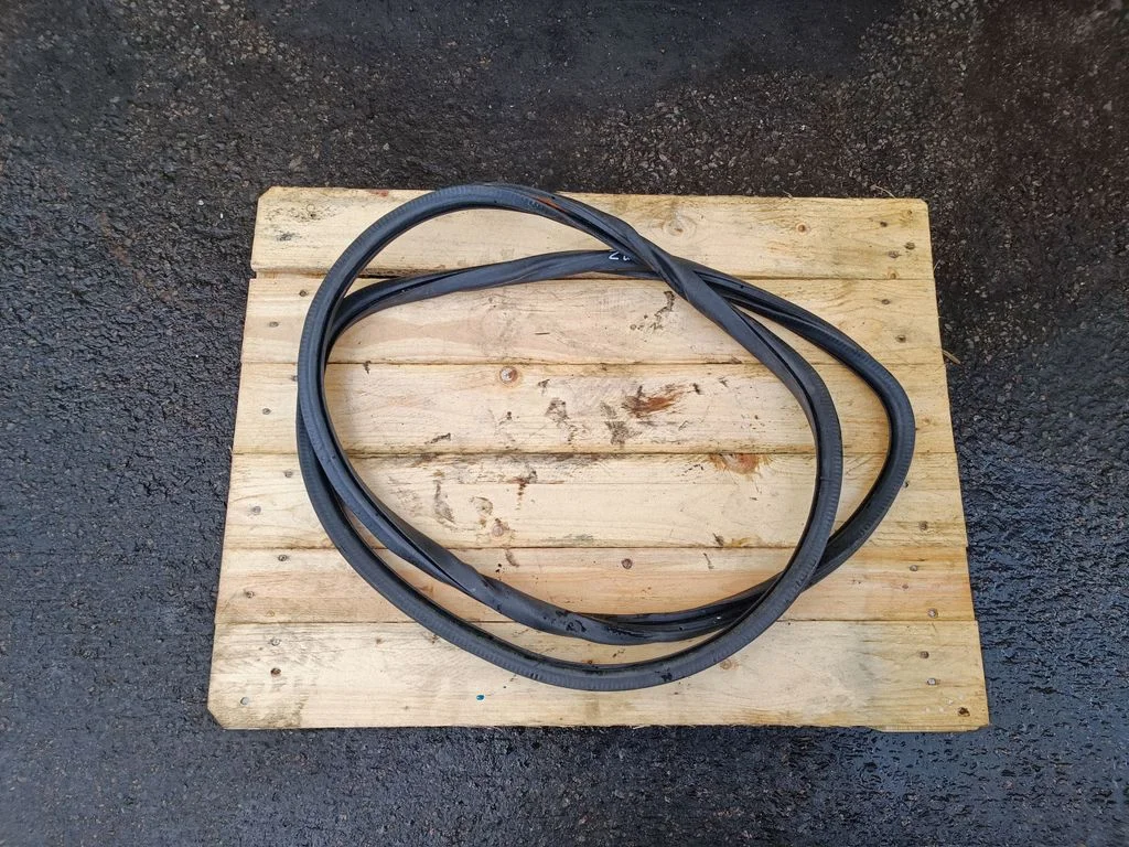 Rear door rubber seal (on body) – Volkswagen Tiguan (2007-2016)