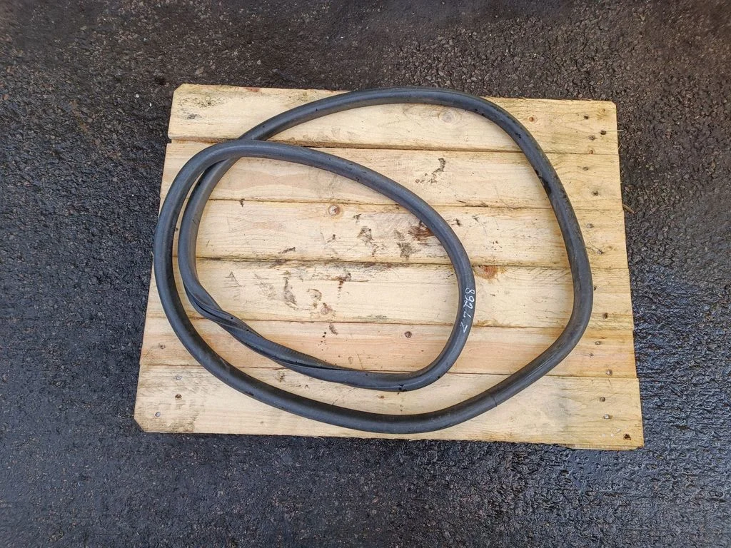 Rear door rubber seal (on body) – Volkswagen Tiguan (2007-2016)