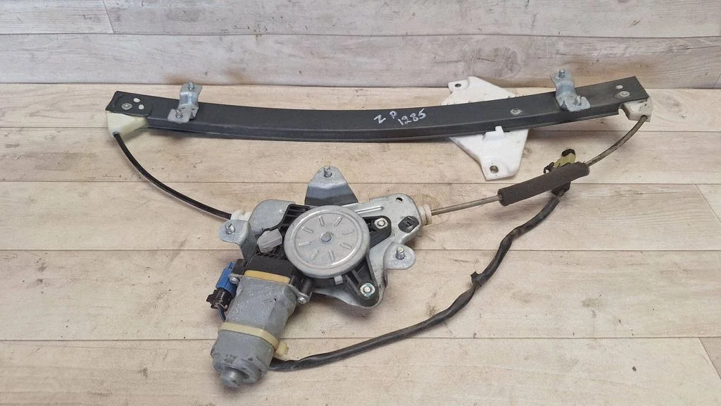 Rear door window regulator with motor 96647592