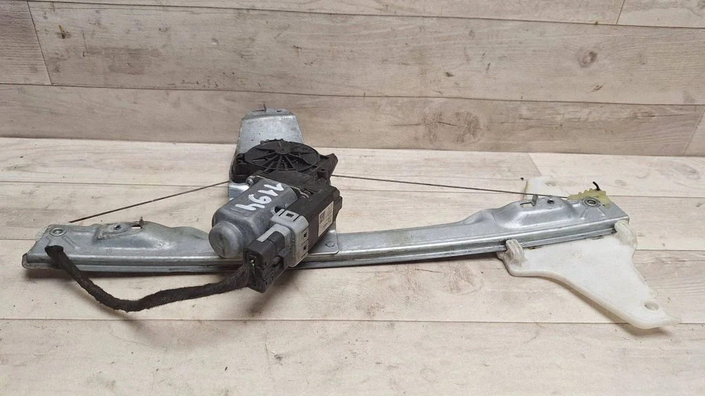 Rear door window regulator with motor 9682632080