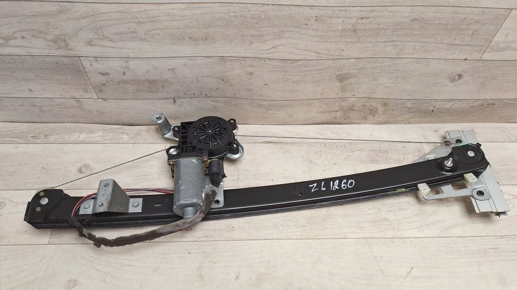 Rear door window regulator with motor 119971XXX