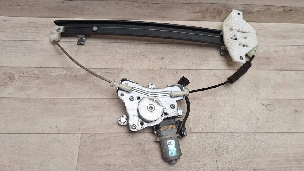 Tagaukse elektriline aknatõstuk mootoriga – Opel Antara (2006-2016)
