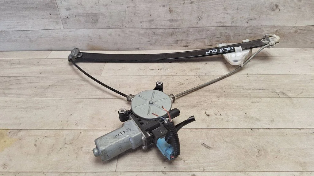 Rear door window regulator with motor 604170