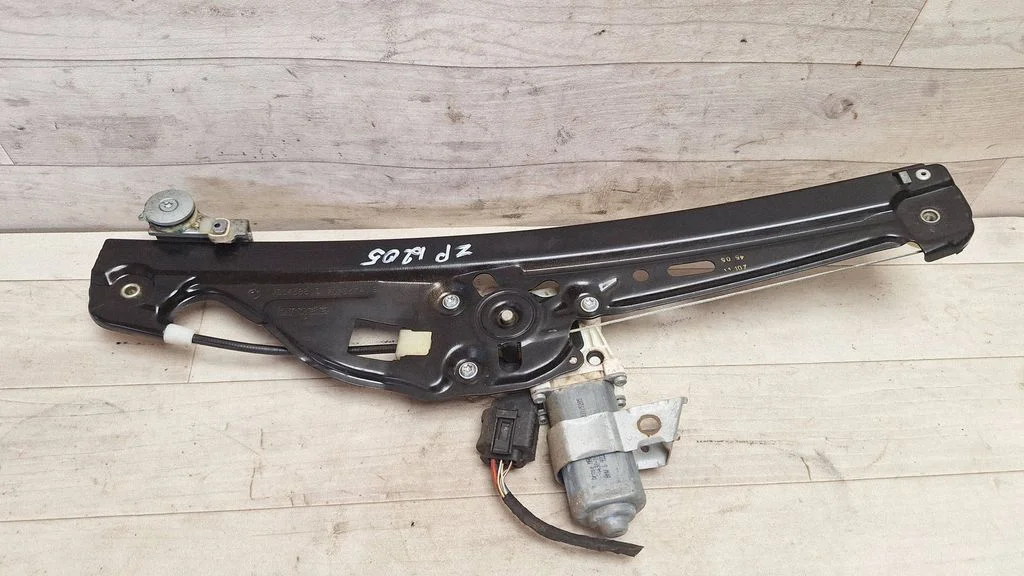 Rear door window regulator with motor – BMW 5 Series E60 E61 (2004-2010)