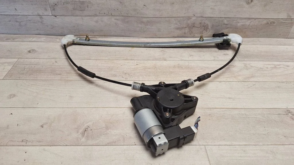 Rear door window regulator with motor G22C5858X