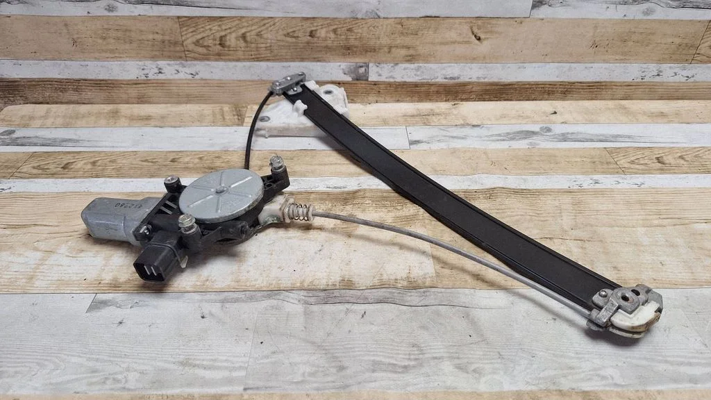 Rear door window regulator with motor – rear right