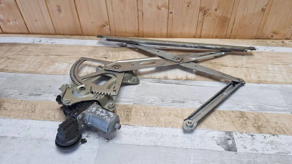 Rear door window regulator with motor 8571035180