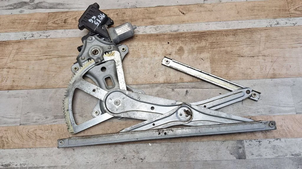 Rear door window regulator with motor 997249102