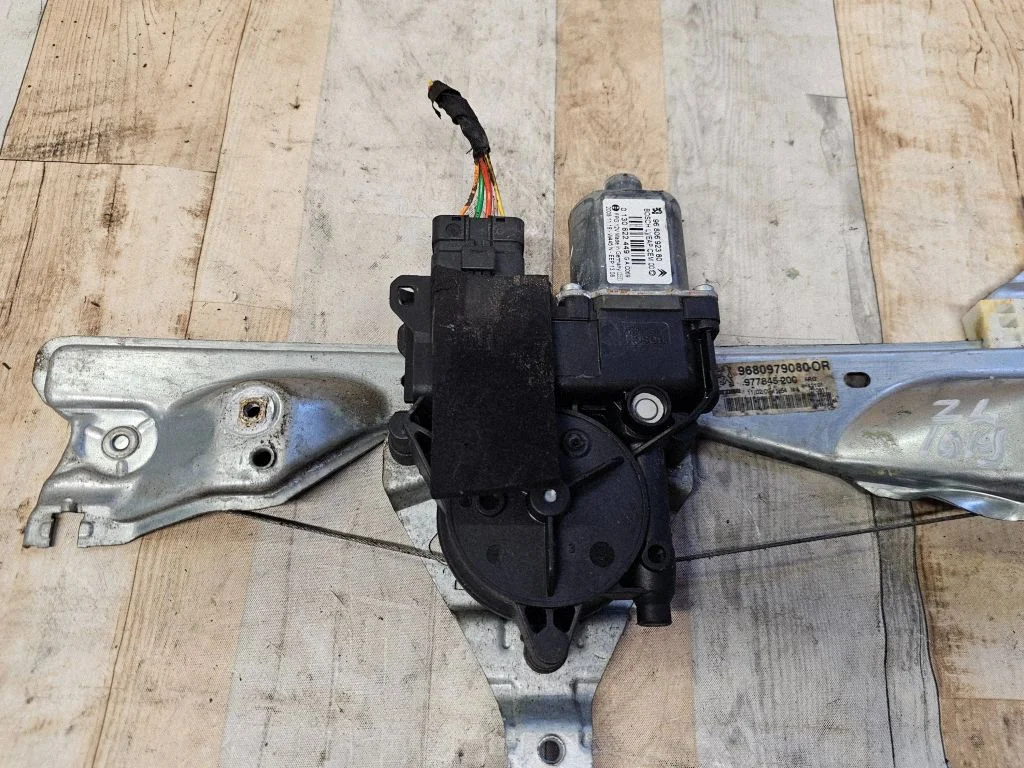 Tagaukse elektriline aknatõstuk mootoriga – Peugeot 308 (2007-2013)