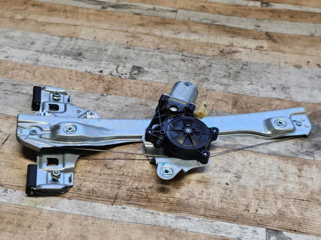 Rear door window regulator with motor 98810J3050