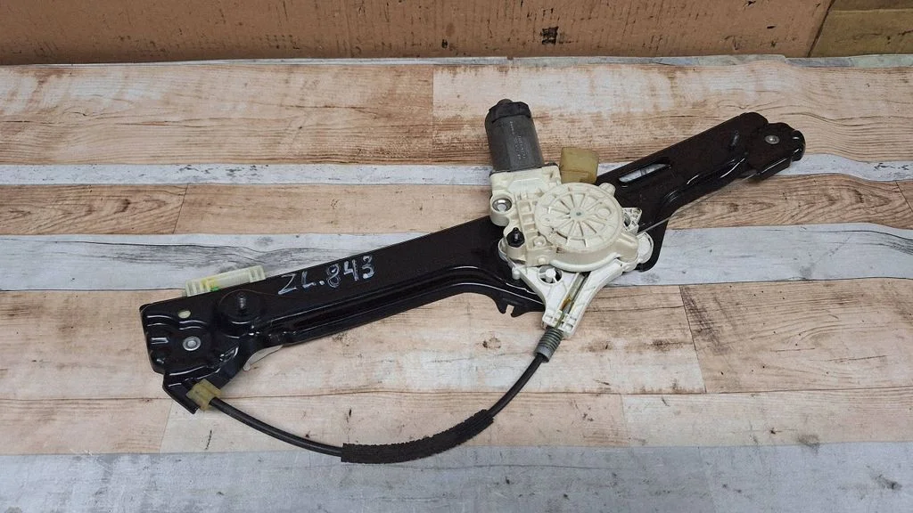 Rear door window regulator with motor 7179601S