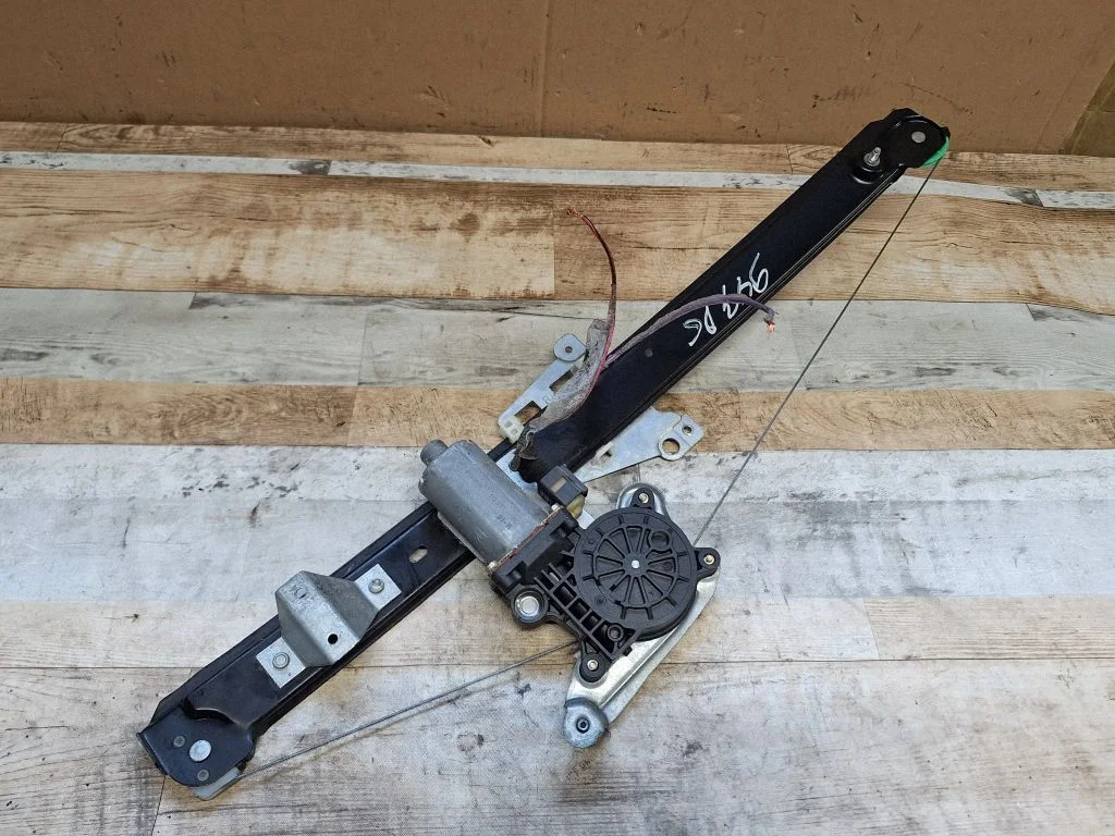 Rear door window regulator with motor 119970