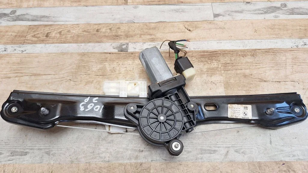 Rear door window regulator with motor 34010015M12