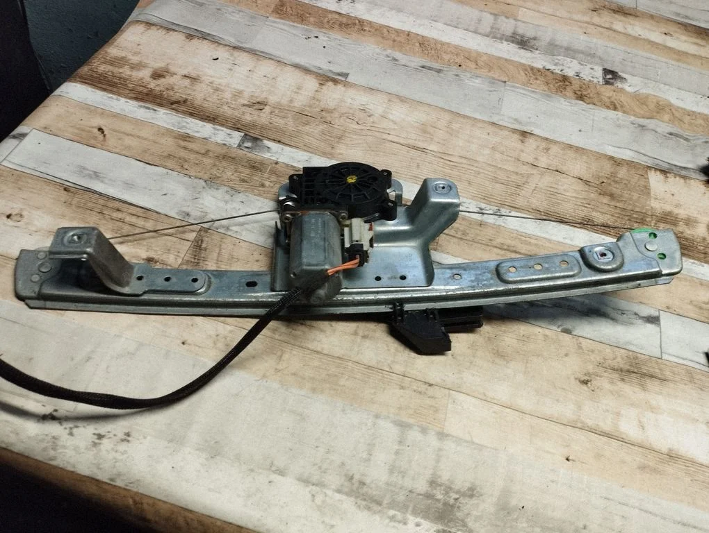 Rear door window regulator with motor 992734101
