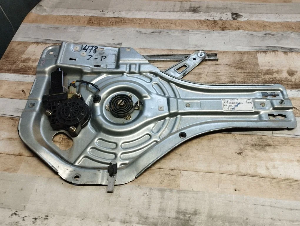 Rear door window regulator with motor 834802E010