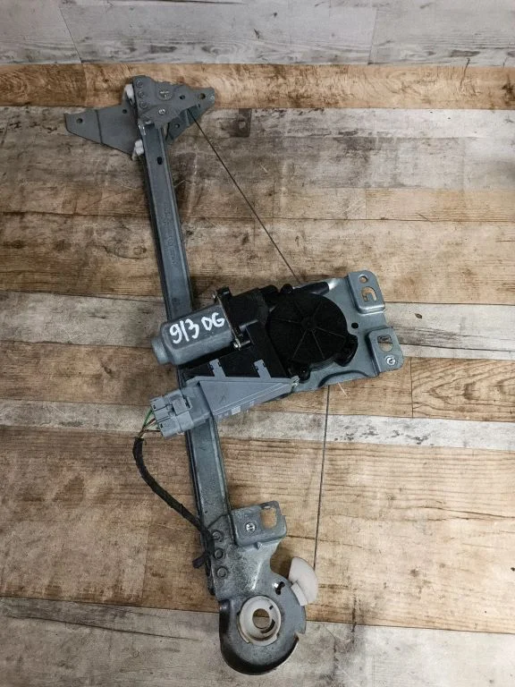 Rear door window regulator with motor 116330