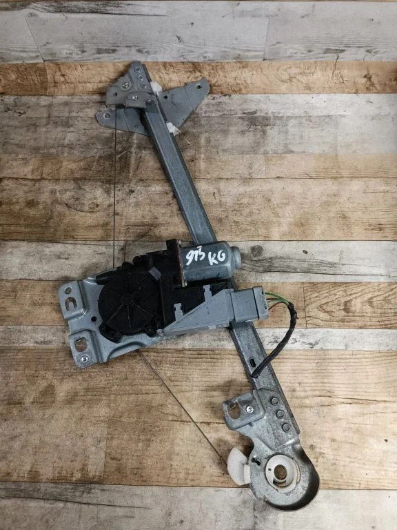 Rear door window regulator with motor 116329