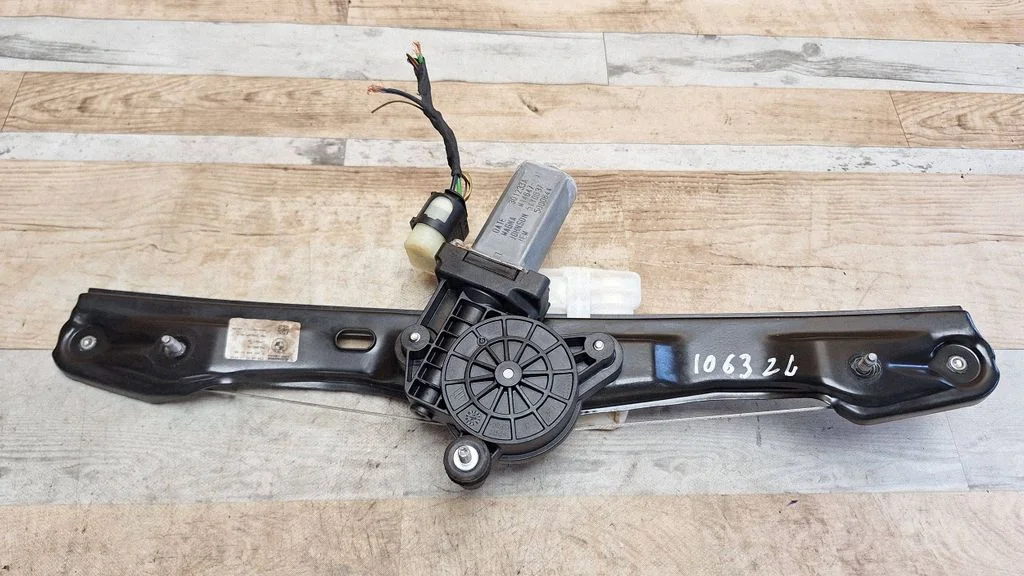 Rear door window regulator with motor 7351049
