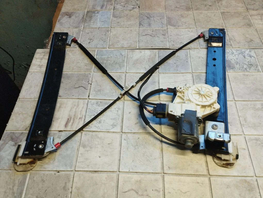 Rear door window regulator with motor 0130822287