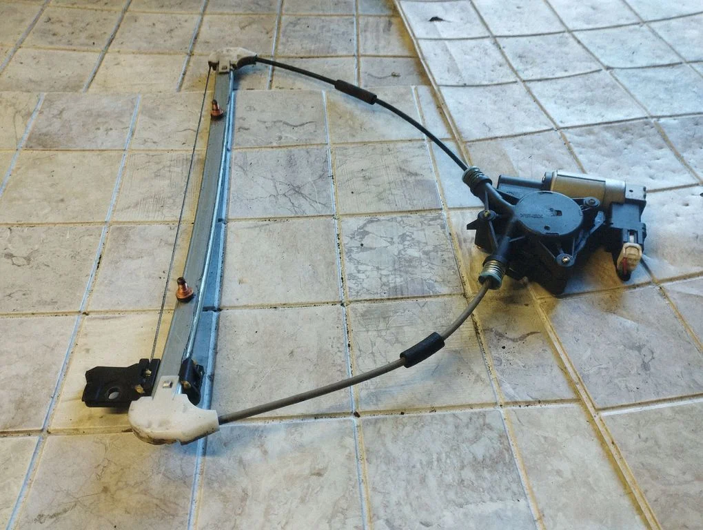 Rear door window regulator with motor G22C5958X