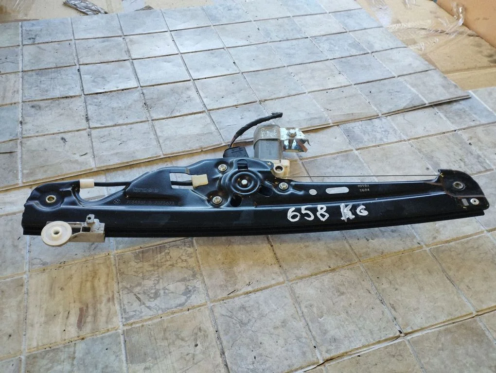 Rear door window regulator with motor 7034387S