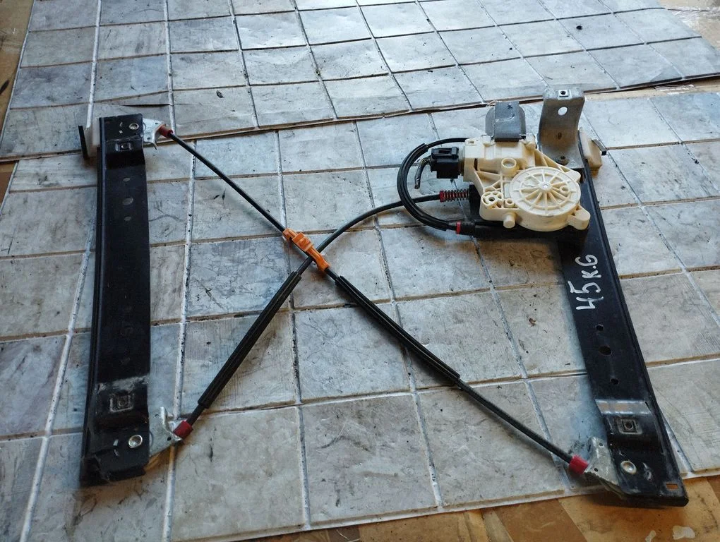 Rear door window regulator with motor 0130822286