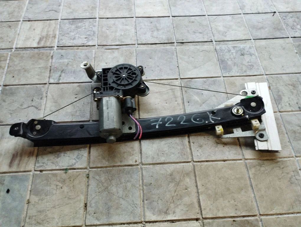 Rear door window regulator with motor 119971XXX