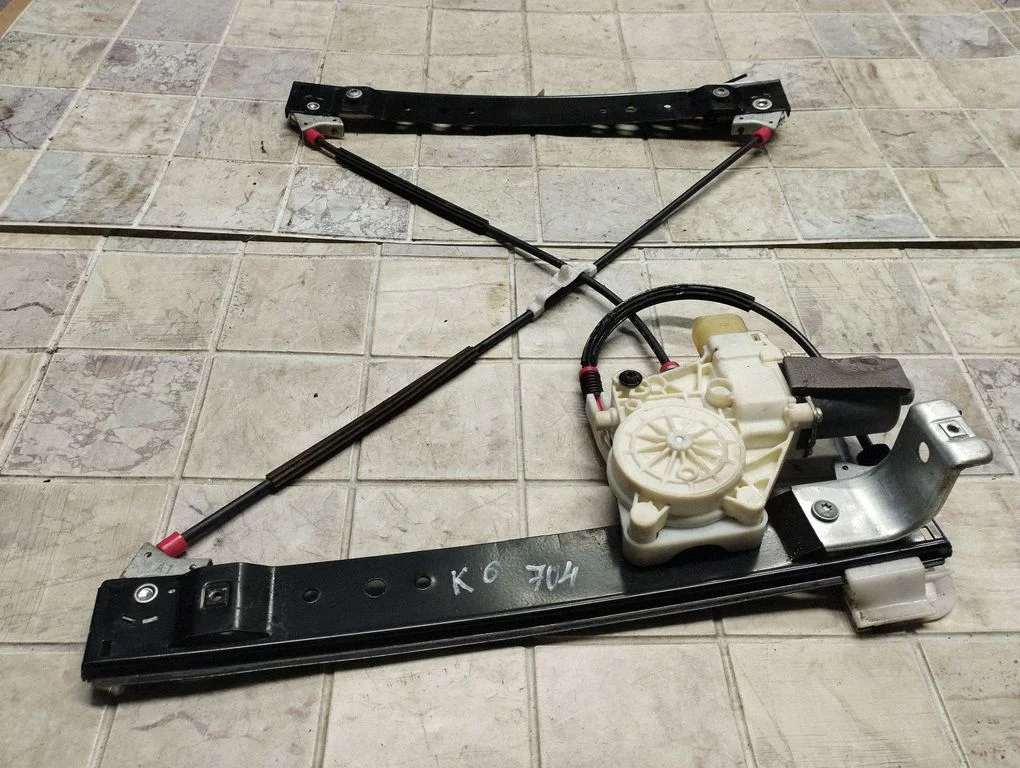 Tagaukse elektriline aknatõstuk mootoriga – Ford Galaxy (2006-2015)