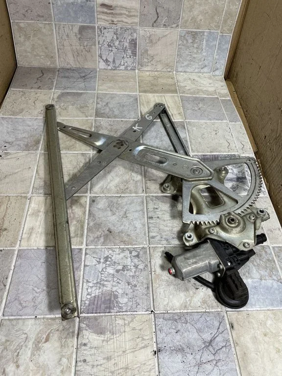 Rear door window regulator with motor 8572035140