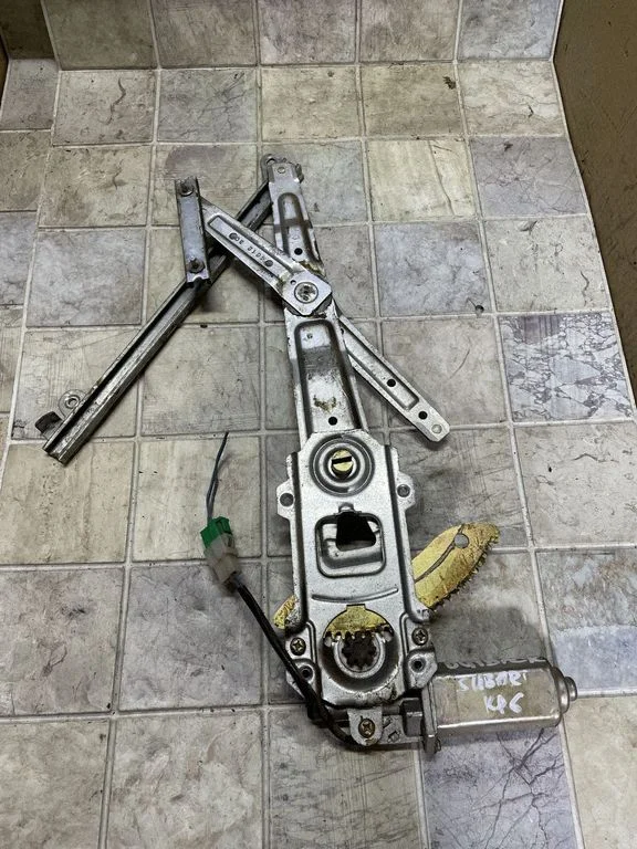 Rear door window regulator with motor – rear left