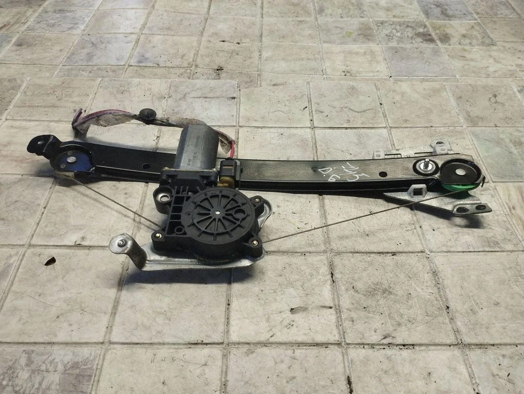 Rear door window regulator with motor – Volvo S60 (2005-2010)