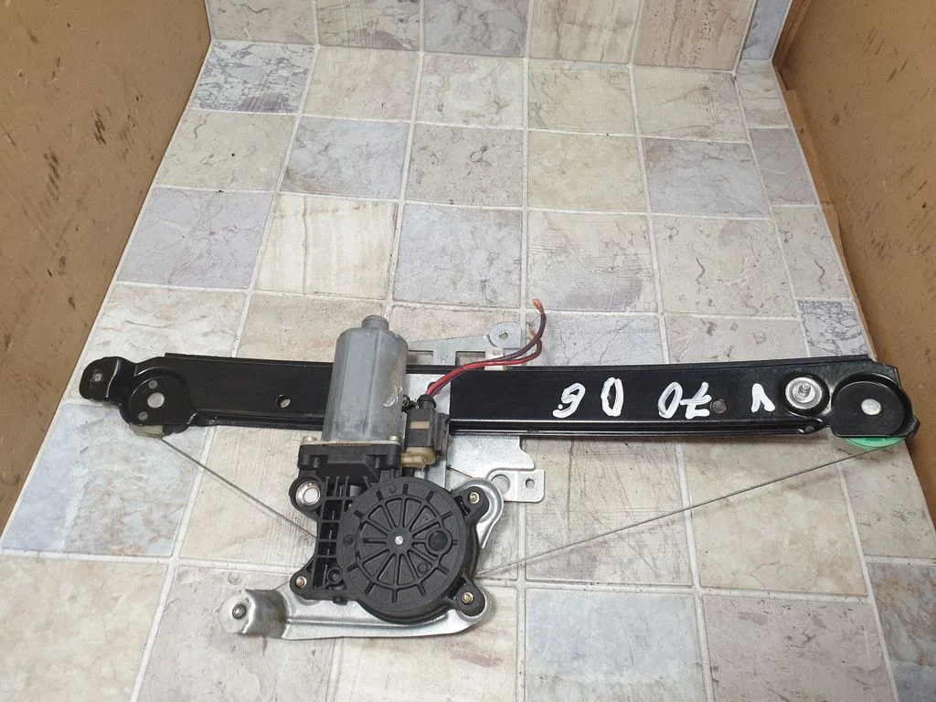 Rear door window regulator with motor 119970XXX