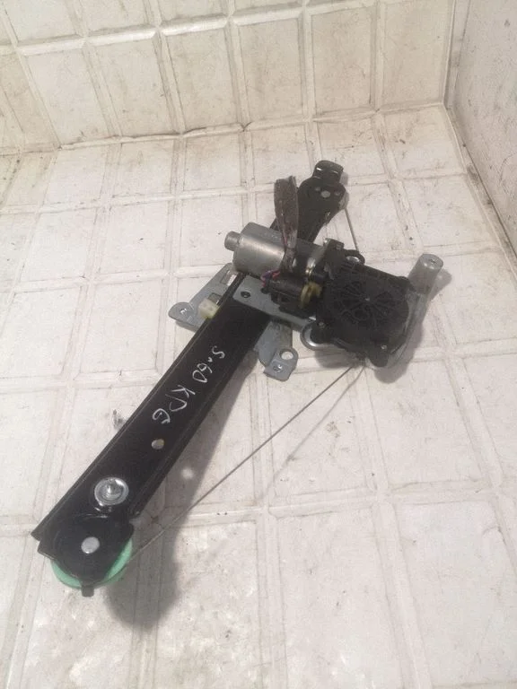 Rear door window regulator with motor – Volvo S60 (2001-2004)