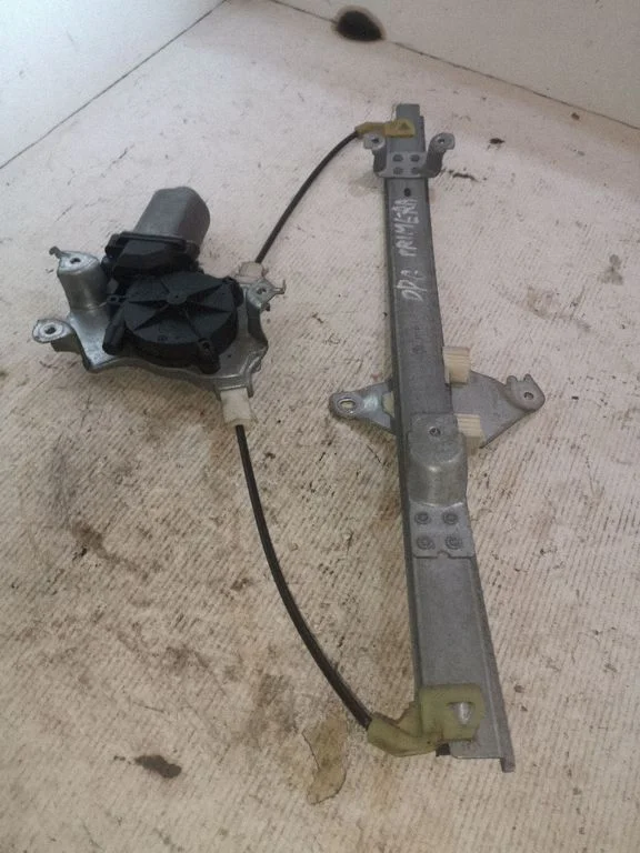 Rear door window regulator with motor – Nissan Primera (2002-2007)