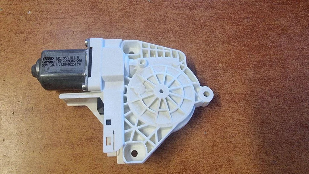 Rear door window regulator motor 8K0959811A